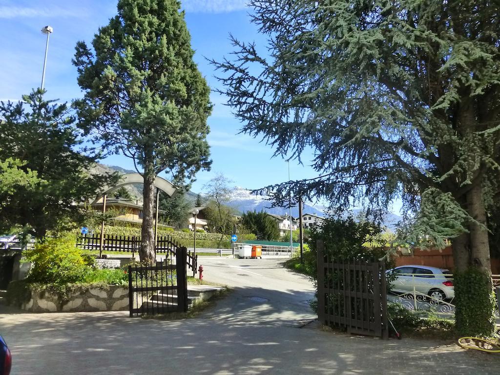 Hotel Beau Sejour Giampietro Andrea Sarre Exterior foto