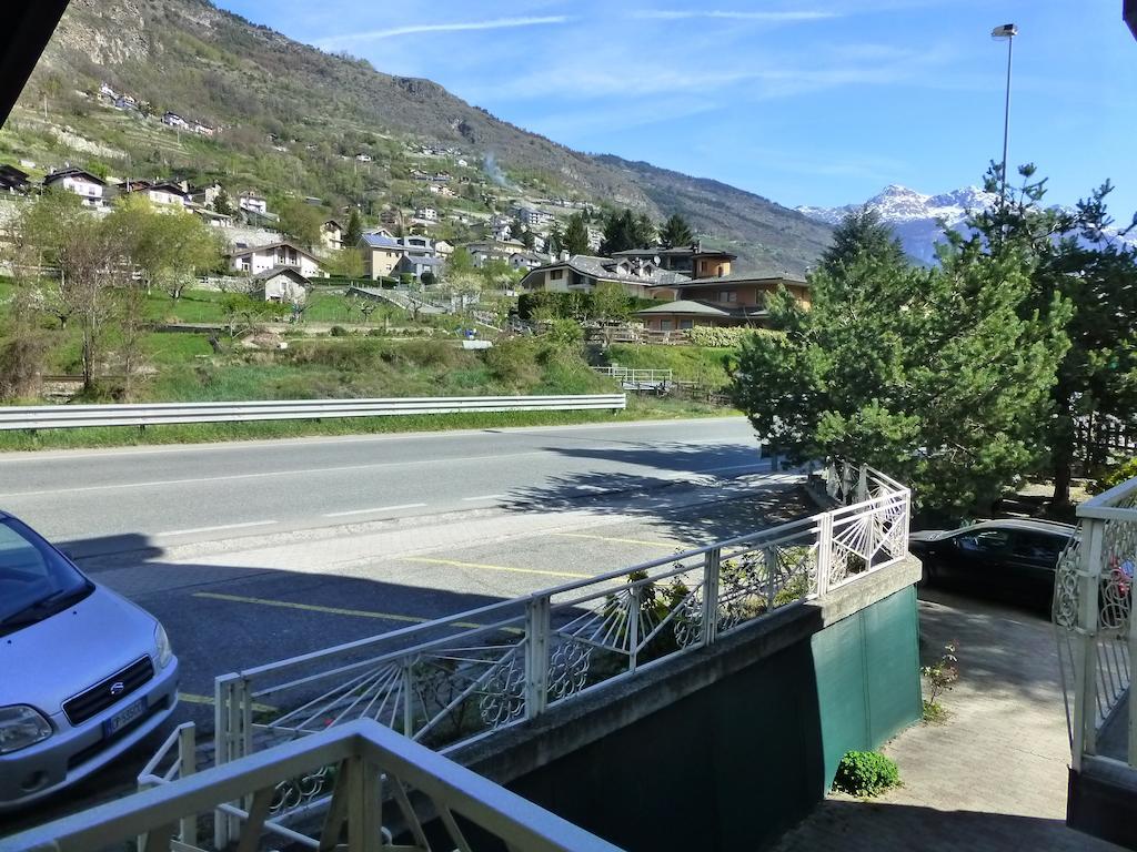 Hotel Beau Sejour Giampietro Andrea Sarre Exterior foto
